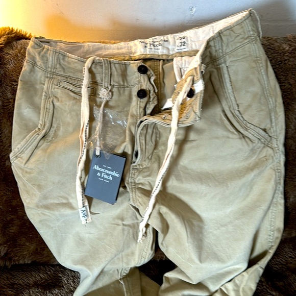 Brand new Aberconbrie &fitch khaki pants or chinos - Picture 4 of 4